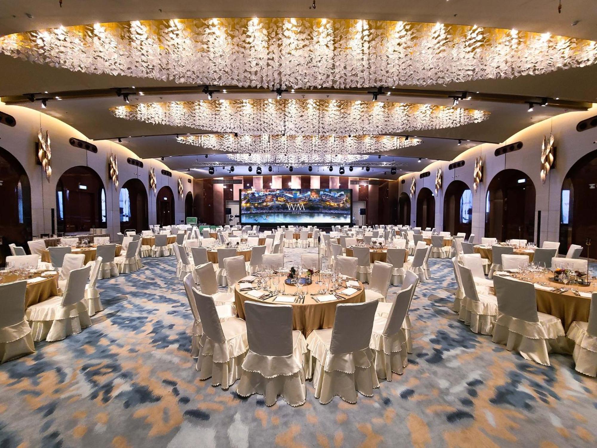 Wm Hong Kong, Vignette Collection Hotel 5*